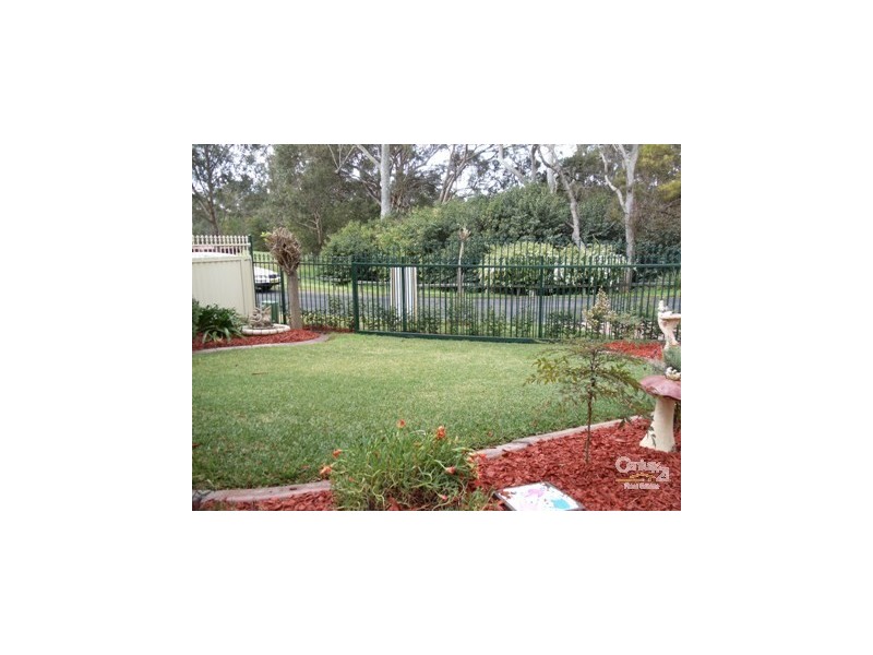 4 Litchfield Place, St Helens Park NSW 2560