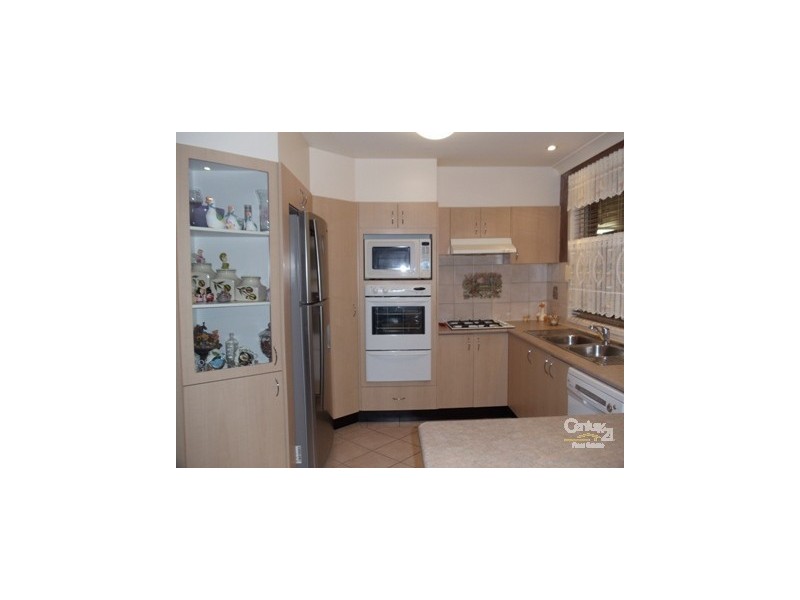 4 Litchfield Place, St Helens Park NSW 2560