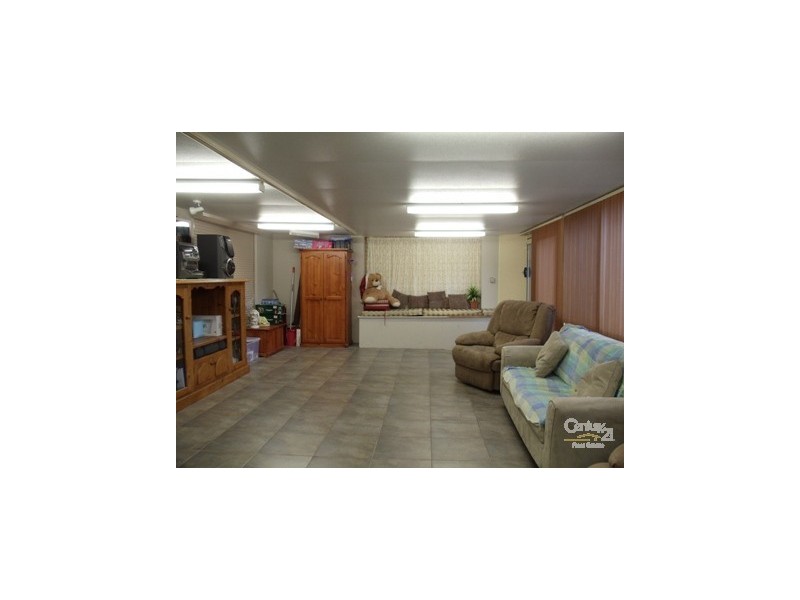 4 Litchfield Place, St Helens Park NSW 2560