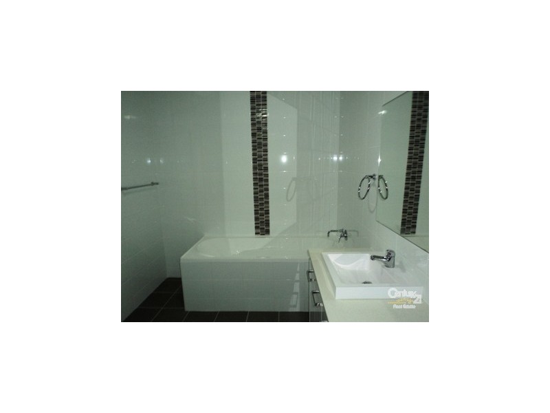 18/31-35 Chamberlain Street, Campbelltown NSW 2560