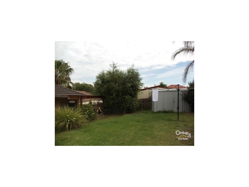 27 Clennam Avenue, Ambarvale NSW 2560