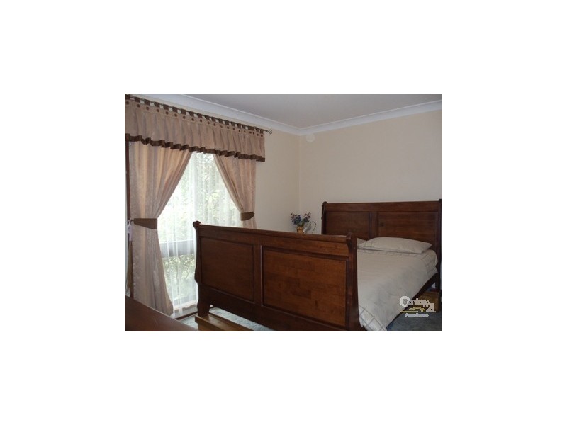 14 Gaspard Place, Ambarvale NSW 2560