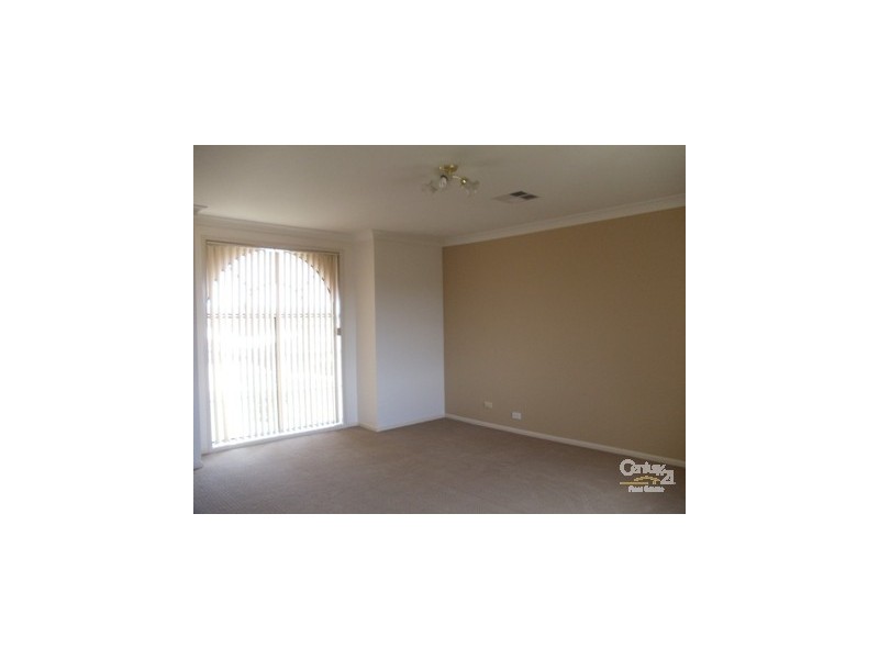 6 Hebrides Avenue, Macquarie Links NSW 2565