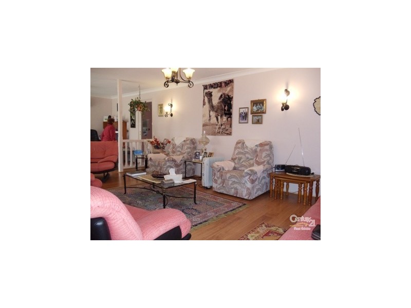 5 Cawdor Place, Rosemeadow NSW 2560