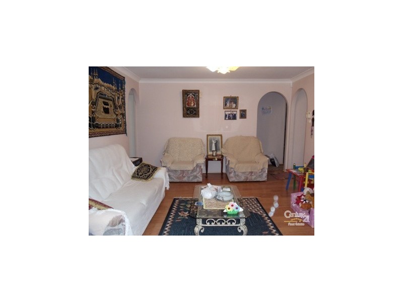 5 Cawdor Place, Rosemeadow NSW 2560