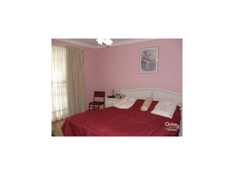 5 Cawdor Place, Rosemeadow NSW 2560