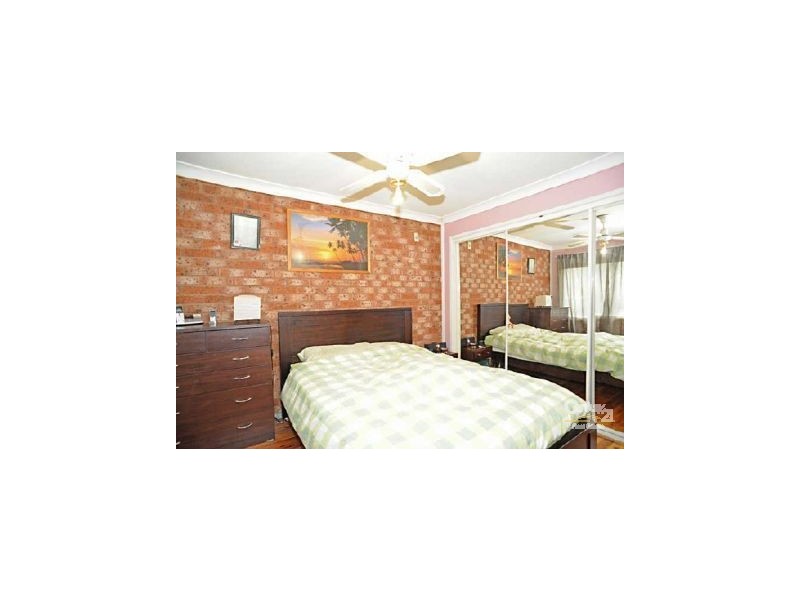 22 Campbell Close, Minto NSW 2566