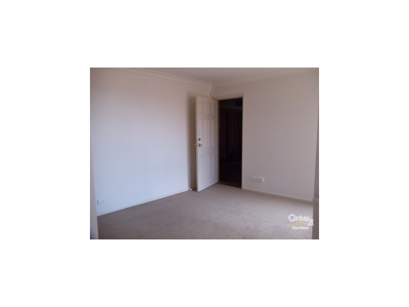 6 Hebrides Avenue, Macquarie Links NSW 2565