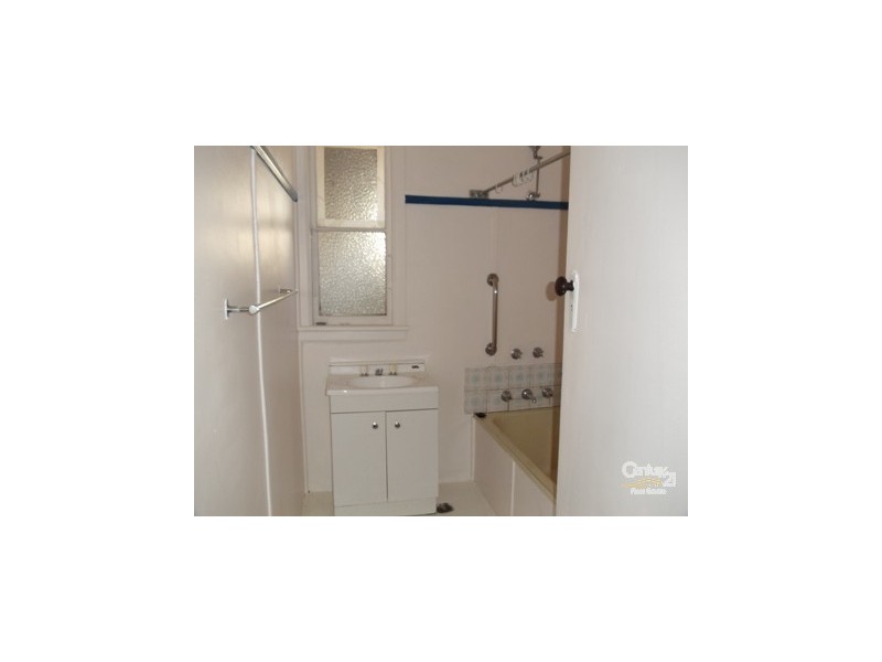 24 Chamberlain Street, Campbelltown NSW 2560