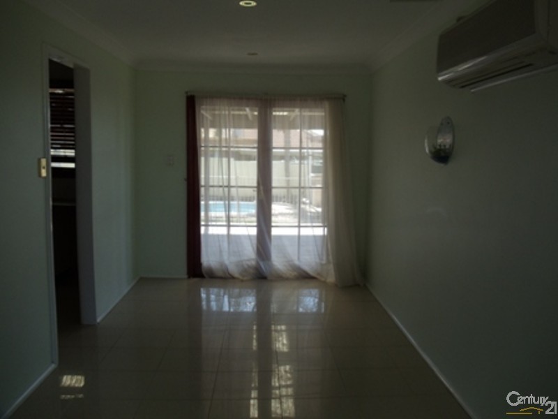 29 Danube Crescent, Kearns NSW 2558