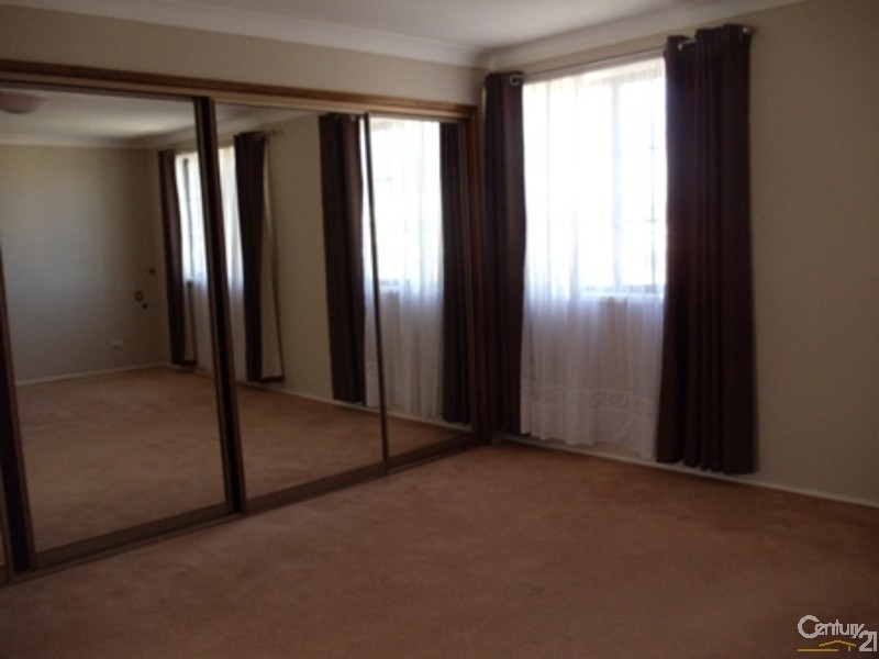 29 Danube Crescent, Kearns NSW 2558