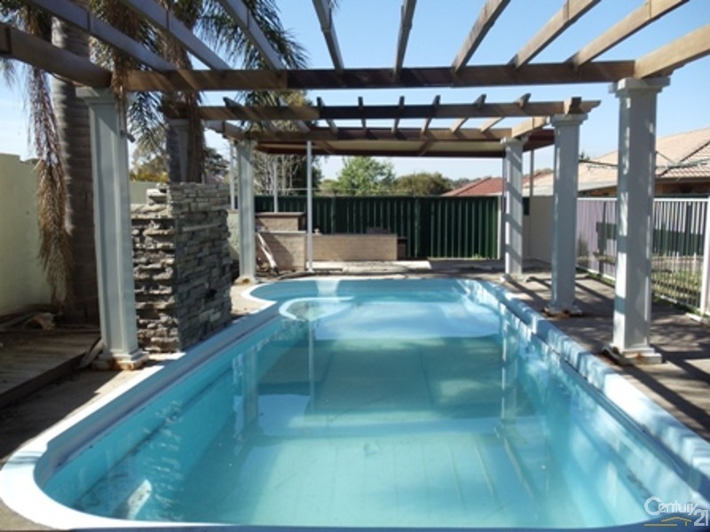 29 Danube Crescent, Kearns NSW 2558