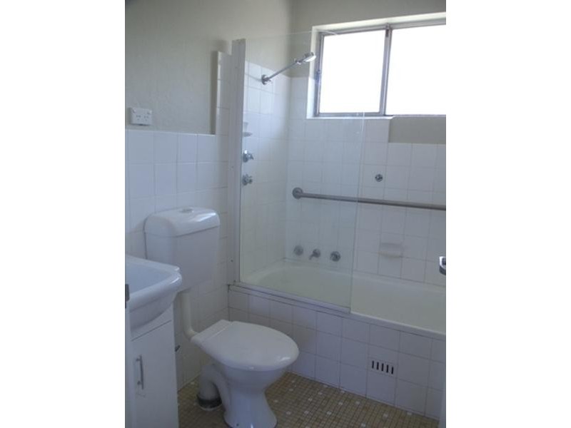 9/86 Dumaresq Street, Campbelltown NSW 2560