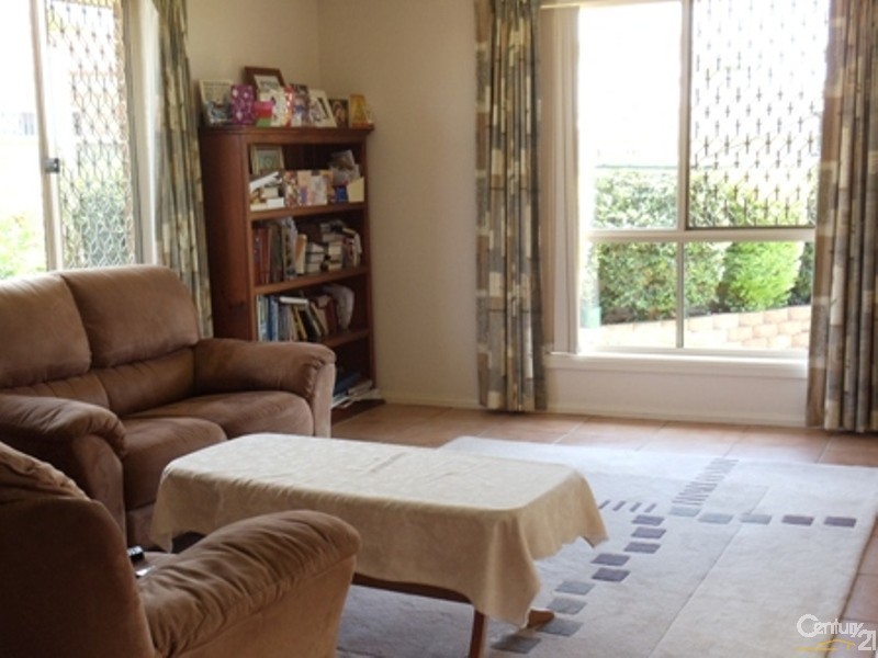 49 Baynton Place, St Helens Park NSW 2560