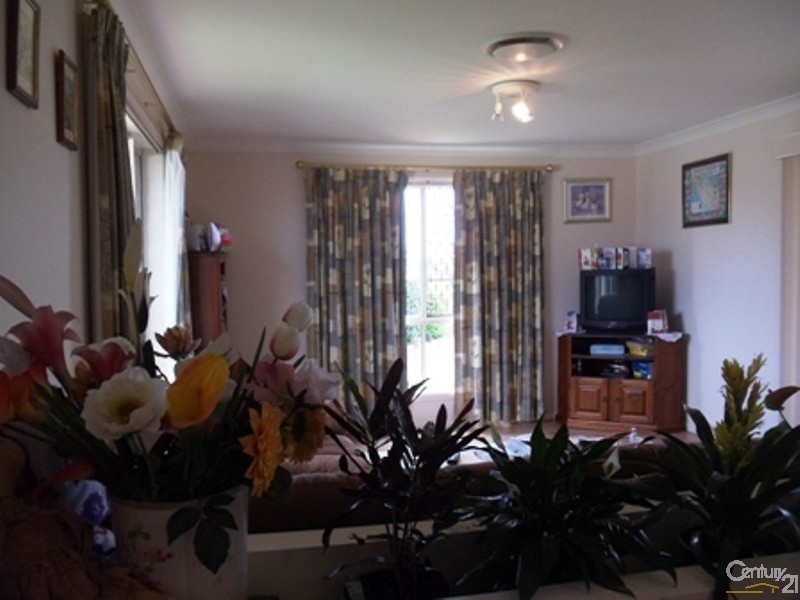 49 Baynton Place, St Helens Park NSW 2560
