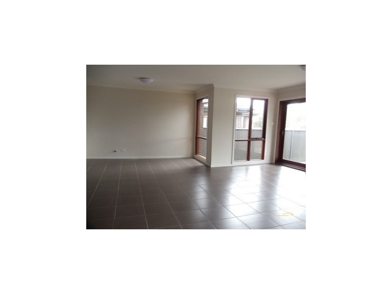 33 Lawler Street, Ropes Crossing NSW 2760