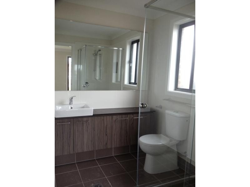 33 Lawler Street, Ropes Crossing NSW 2760