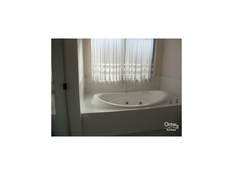 8 St Agnes Way, Blair Athol NSW 2560