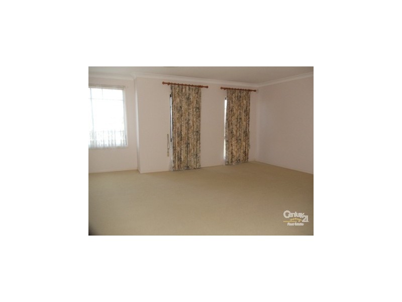 8 St Agnes Way, Blair Athol NSW 2560