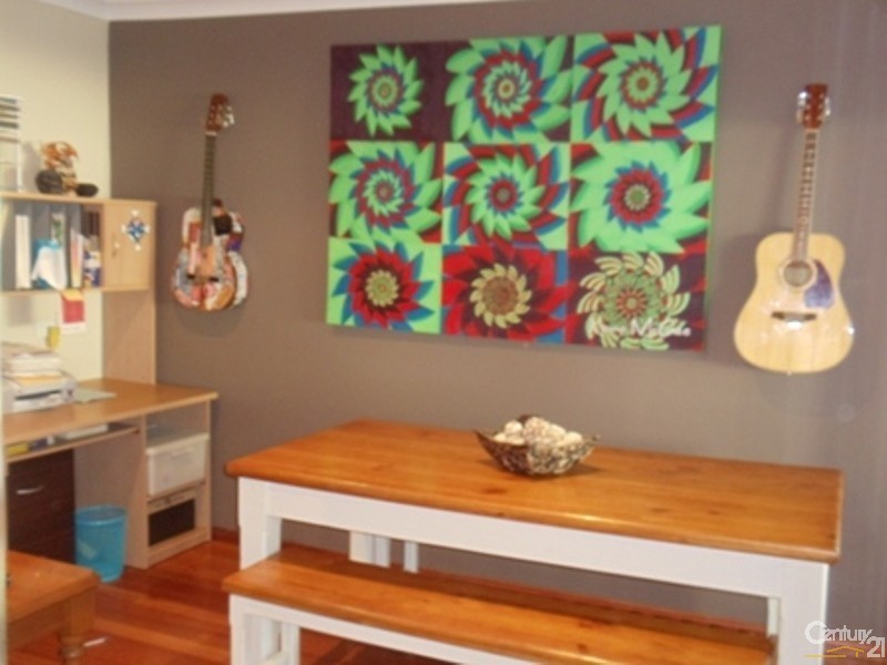 11 Briggs Place, St Helens Park NSW 2560