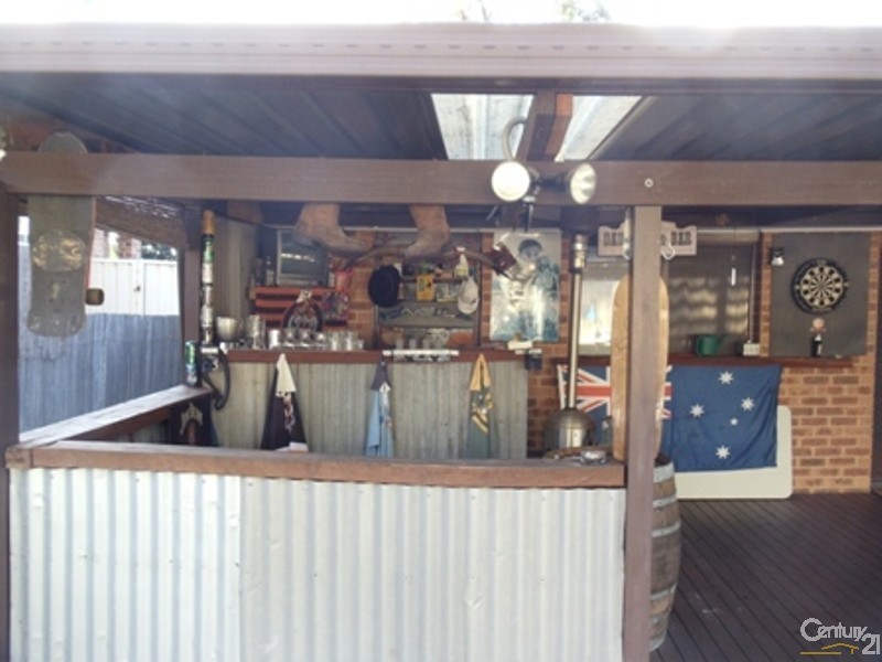 11 Briggs Place, St Helens Park NSW 2560