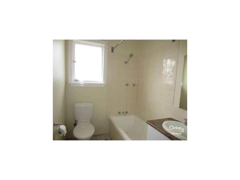 2 Milton Place, Leumeah NSW 2560
