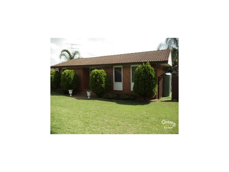 7 Gossamer Place, Macquarie Fields NSW 2564