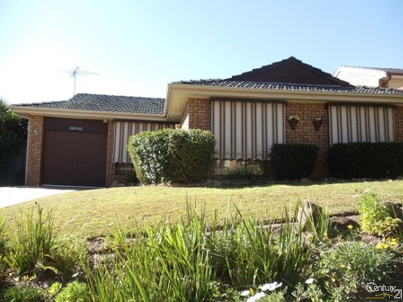 5 Demetrius Road, Rosemeadow NSW 2560