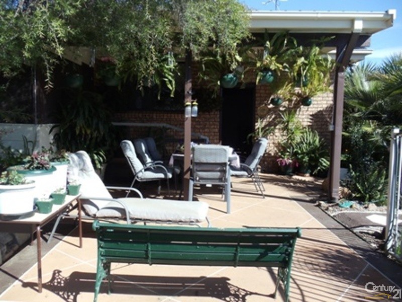 5 Demetrius Road, Rosemeadow NSW 2560