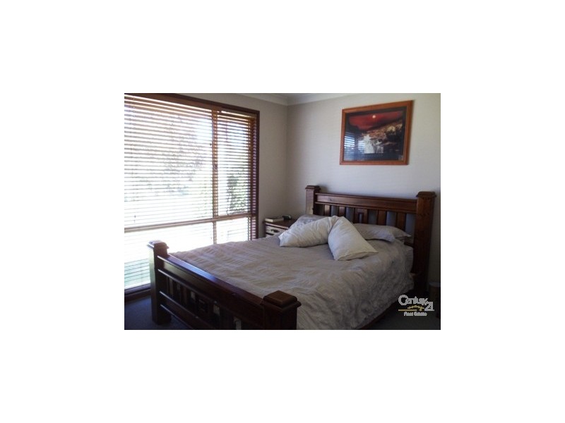 1 Ore Place, Eagle Vale NSW 2558