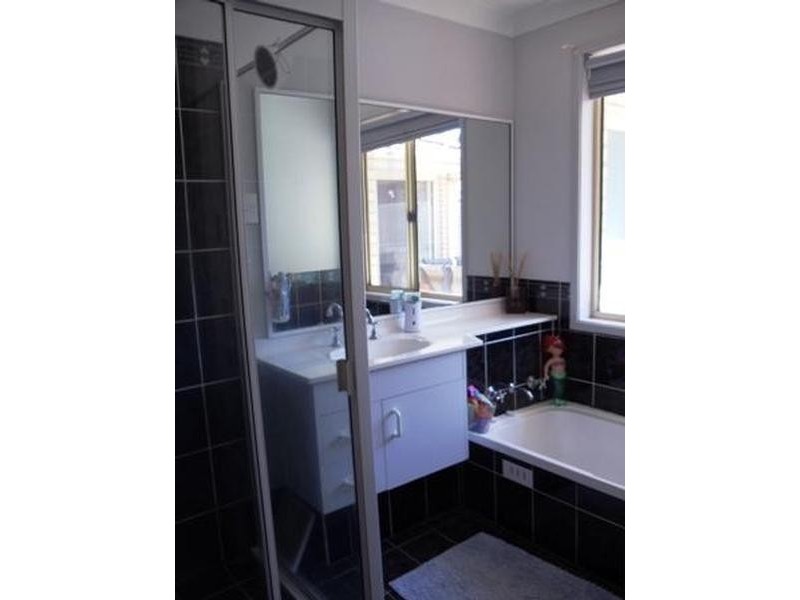 1 Ore Place, Eagle Vale NSW 2558