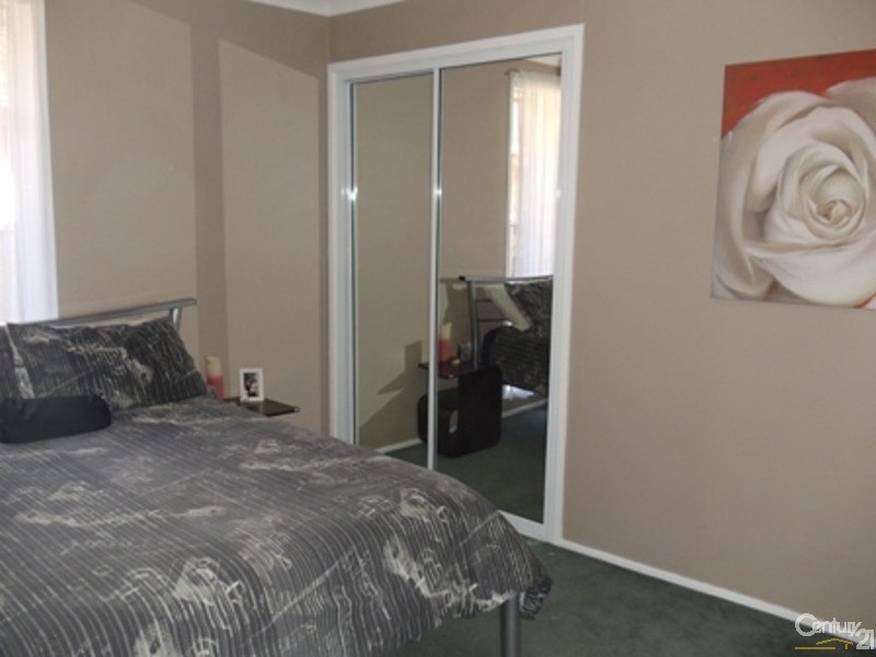 2 Tungoo Place, St Helens Park NSW 2560