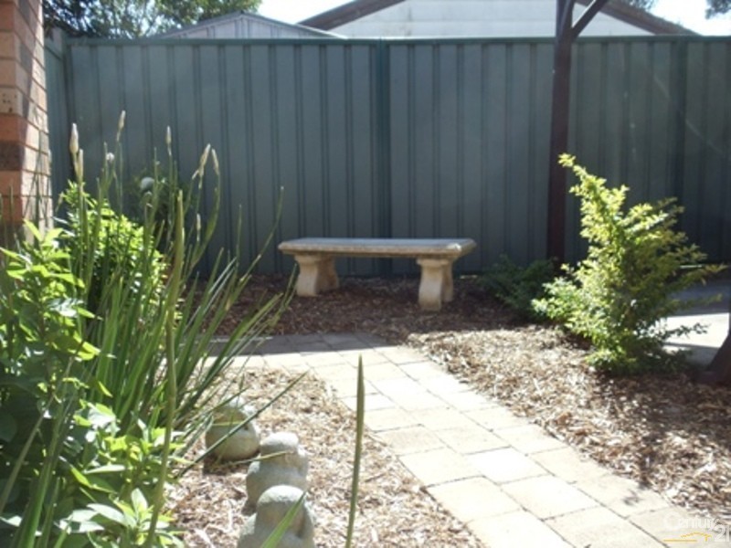 2 Tungoo Place, St Helens Park NSW 2560