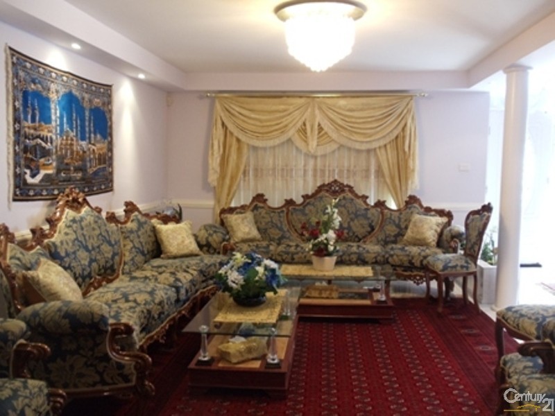 80 Englorie Park Drive, Glen Alpine NSW 2560