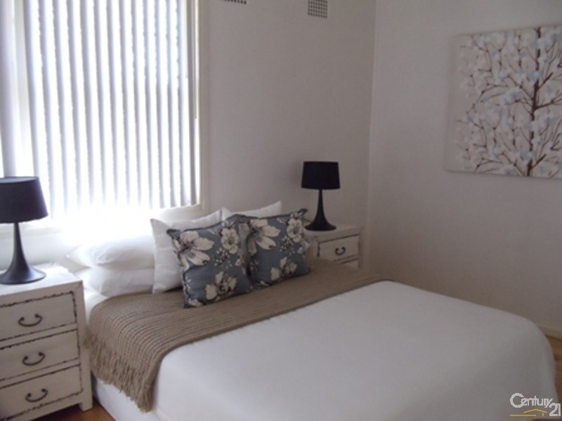 70 Carrington Circuit, Leumeah NSW 2560