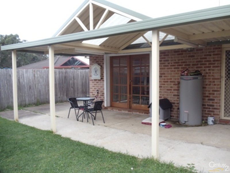 9A Withnell Crescent, St Helens Park NSW 2560