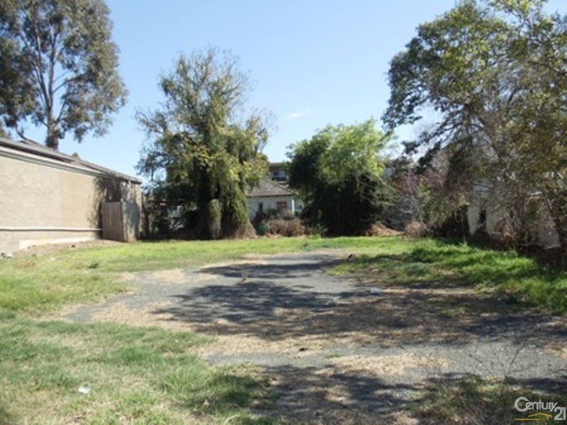 17 Iolanthe Street, Campbelltown NSW 2560