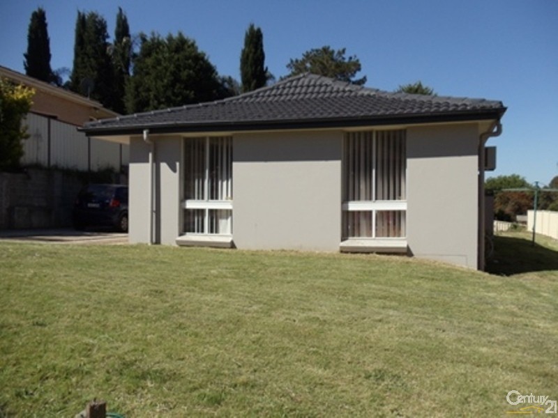 4 Gaspard Place, Ambarvale NSW 2560