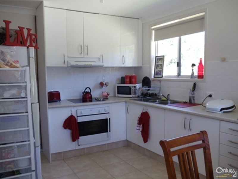 4 Gaspard Place, Ambarvale NSW 2560