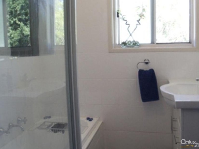 4 Gaspard Place, Ambarvale NSW 2560