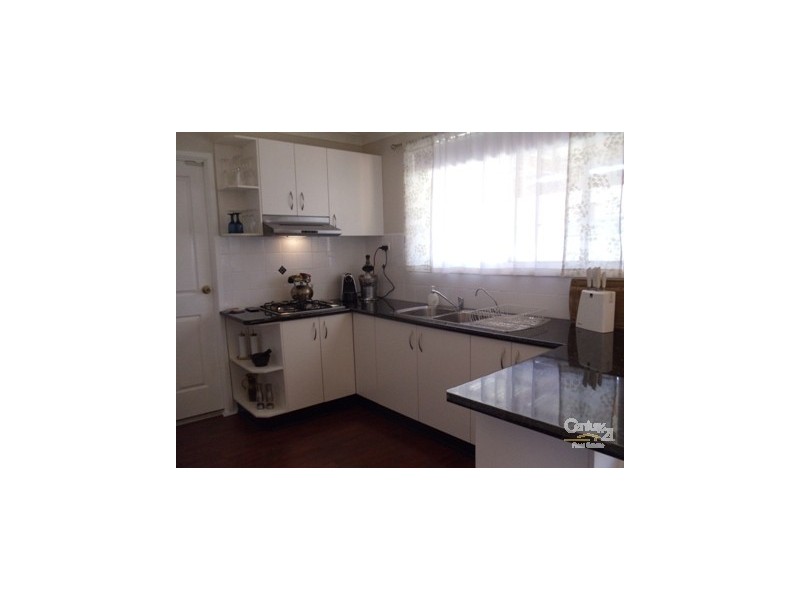 2 Tungoo Place, St Helens Park NSW 2560