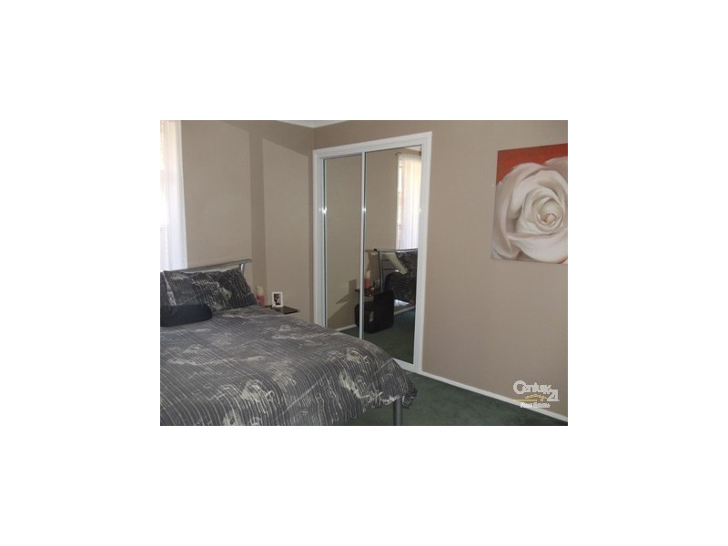 2 Tungoo Place, St Helens Park NSW 2560