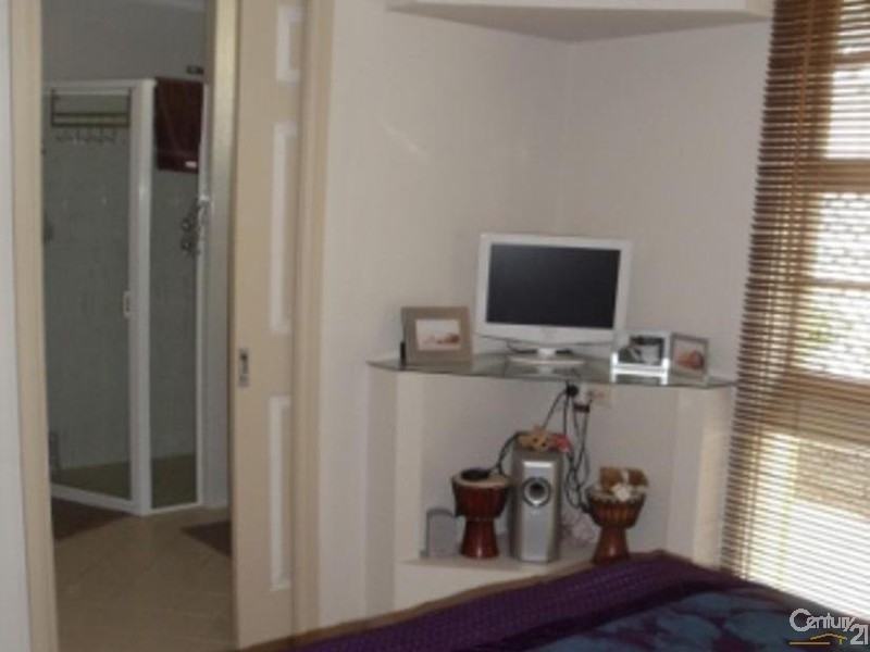 2 Poplar Crescent, Bradbury NSW 2560