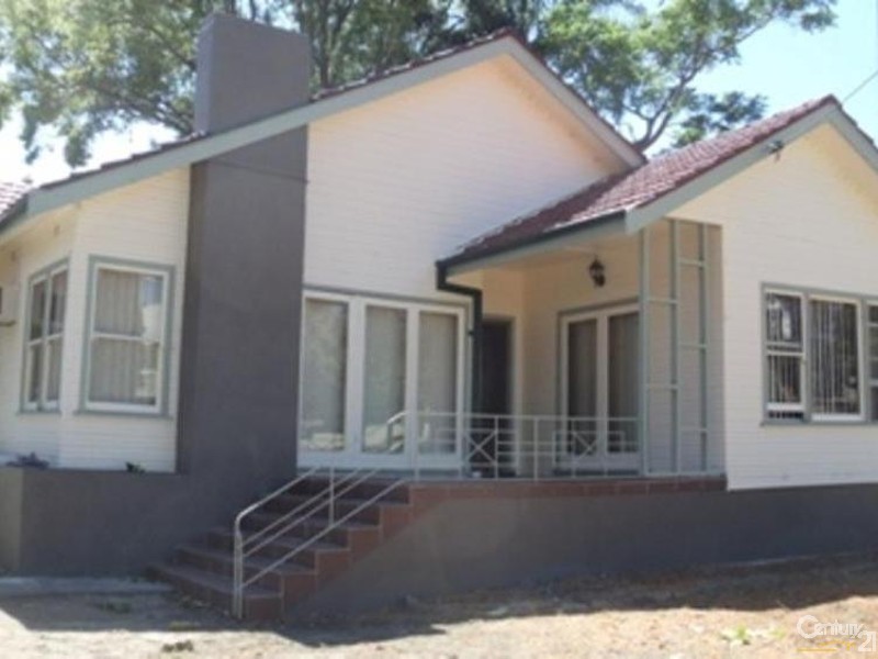 18 Innes Street, Campbelltown NSW 2560