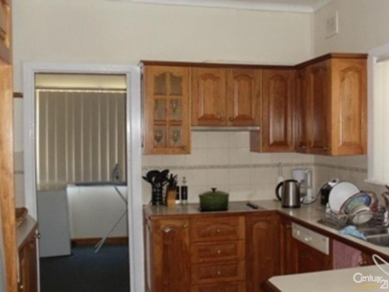 18 Innes Street, Campbelltown NSW 2560