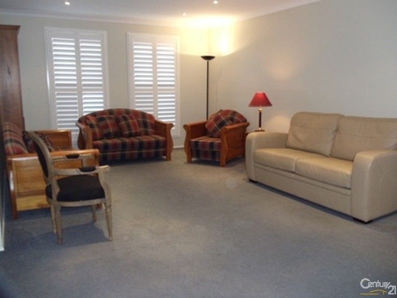 13 Soliano Street, Rosemeadow NSW 2560