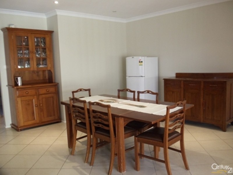 13 Soliano Street, Rosemeadow NSW 2560