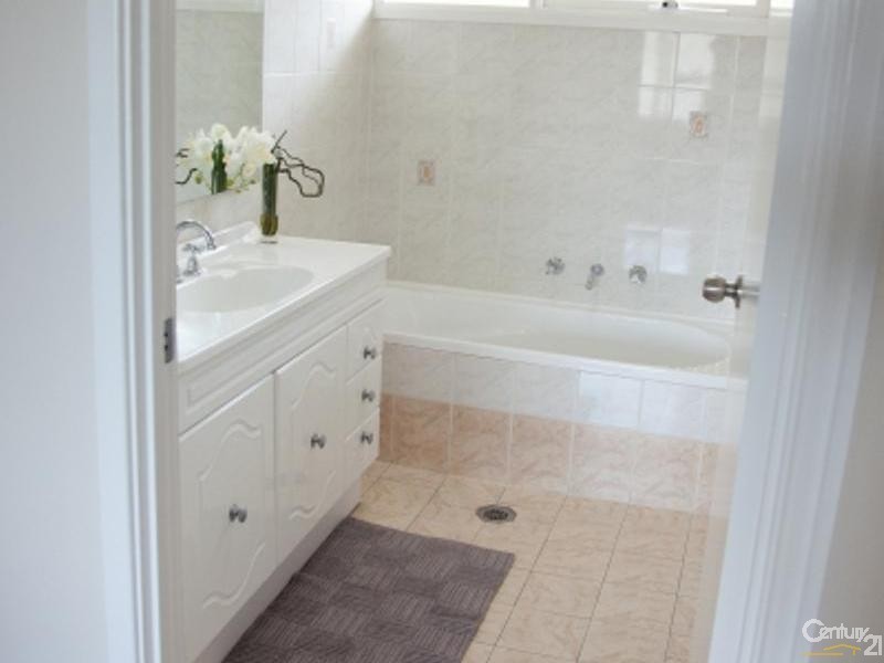 38 Fern Avenue, Bradbury NSW 2560