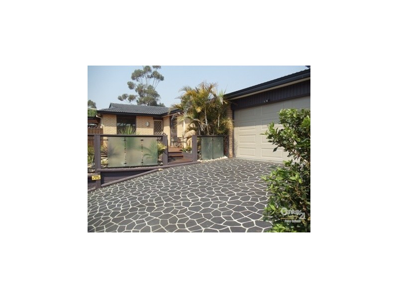 2 Poplar Crescent, Bradbury NSW 2560