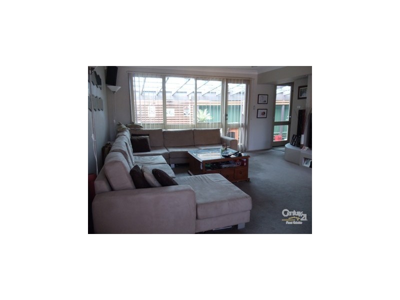 2 Poplar Crescent, Bradbury NSW 2560